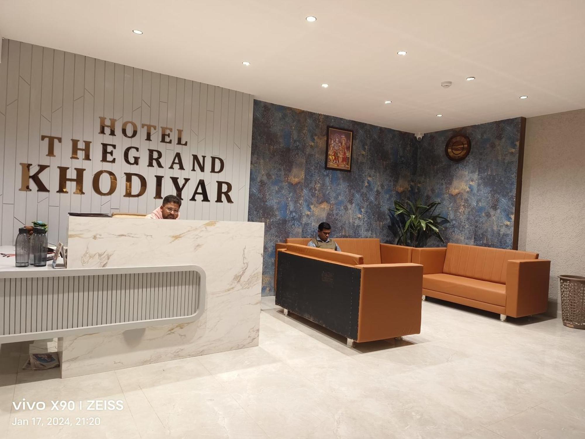 Hotel The Grand Khodiyar Visnagar Eksteriør bilde