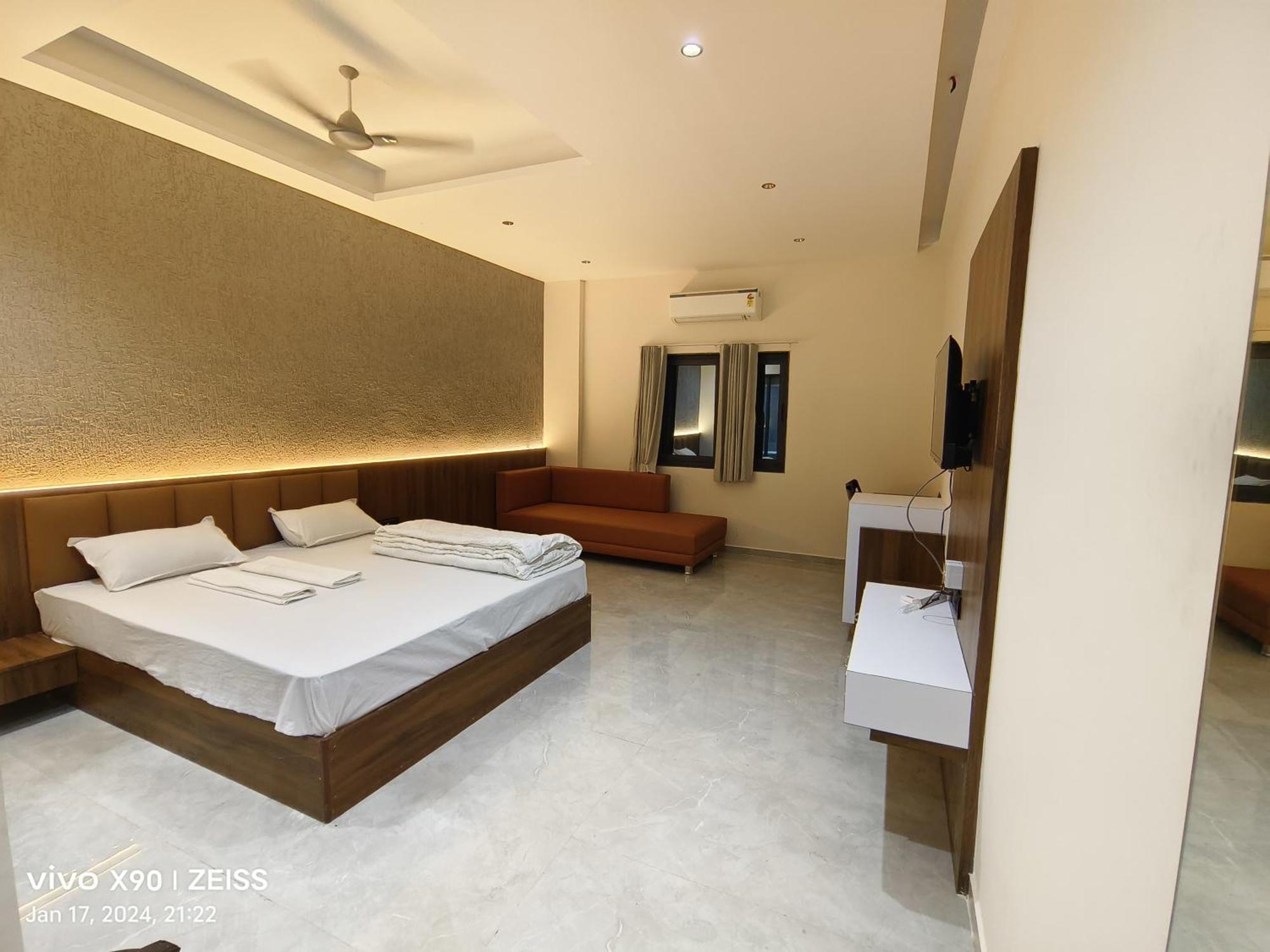 Hotel The Grand Khodiyar Visnagar Eksteriør bilde