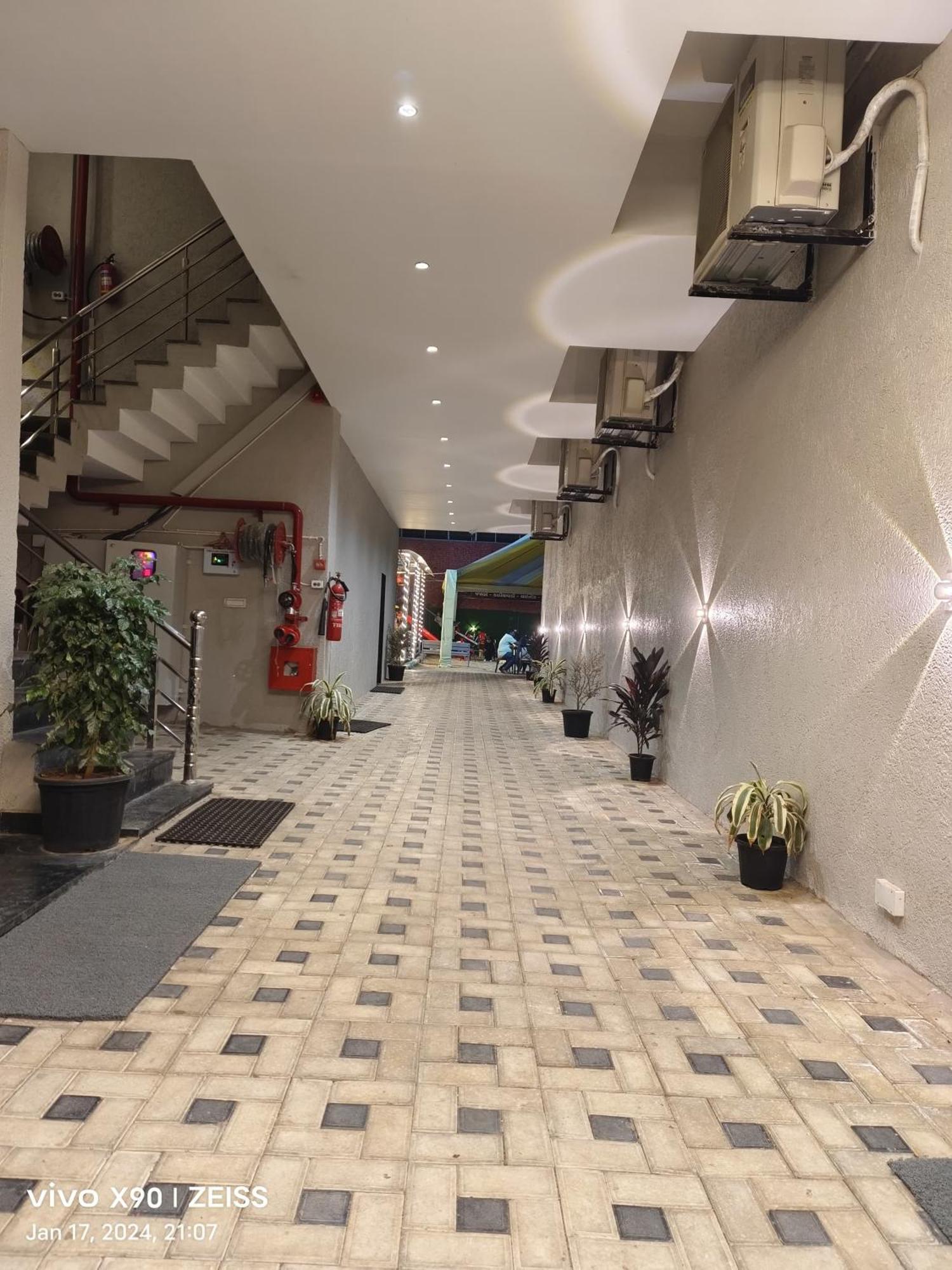 Hotel The Grand Khodiyar Visnagar Eksteriør bilde